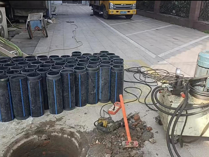 杂多PE置换管厂家 DN315置换管 非开挖管短管置换